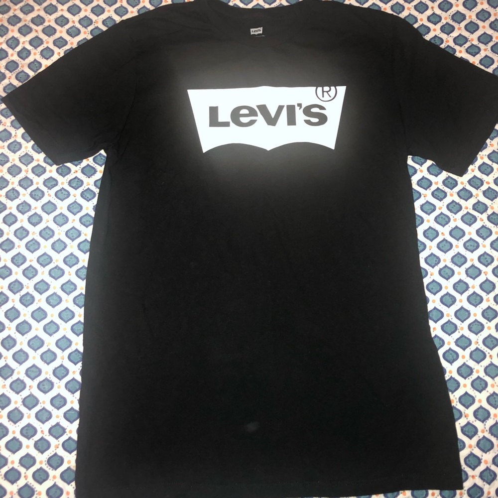 Levi’s T Shirt Women Size Small
